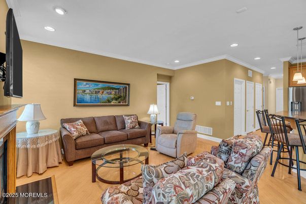 Interior, Kitchen, Living room, Pendant Lights, Recessed Lighting, Wood Texture Flooring