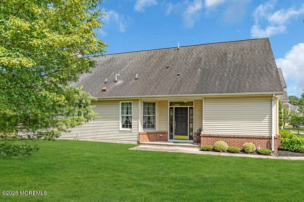 Backyard, Exterior, Facade, Cape Cod