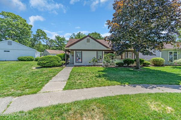 Backyard, Exterior, Facade, Ranch