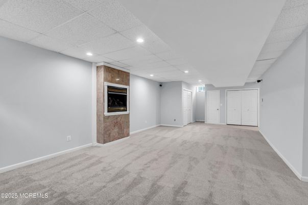 Empty room, Interior, Recessed Lighting