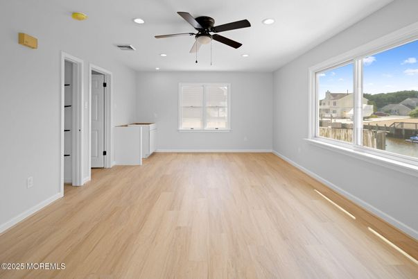 Empty room, Interior, Recessed Lighting, Wood Texture Flooring