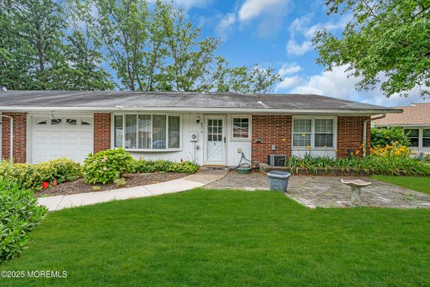 Attached, Exterior, Facade, Brick Facade, Ranch