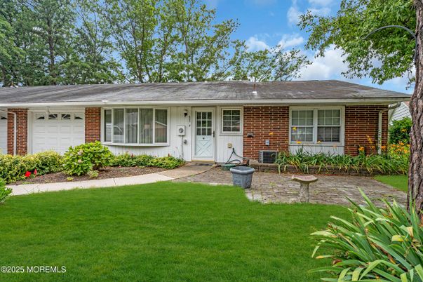 Attached, Exterior, Facade, Brick Facade, Ranch