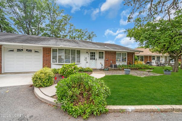 Attached, Exterior, Facade, Brick Facade, Ranch