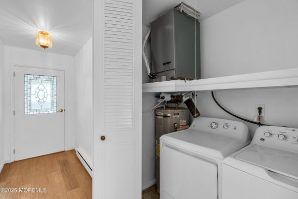Interior, Utility Closets, Washer, Wood Texture Flooring