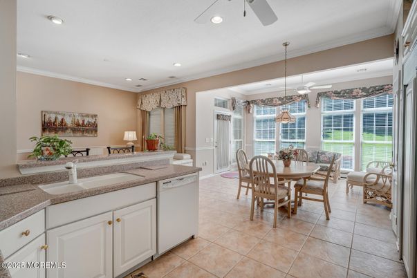 Dining room, Interior, Recessed Lighting