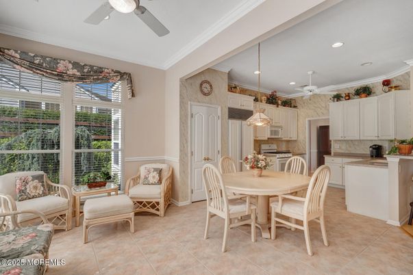 Dining room, Interior, Kitchen, Pendant Lights, Recessed Lighting