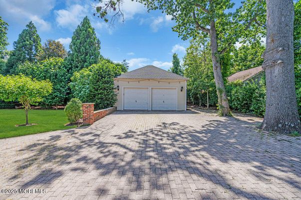 Detached Garage, Exterior