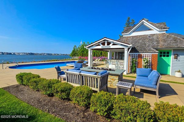 Exterior, Pool, Water