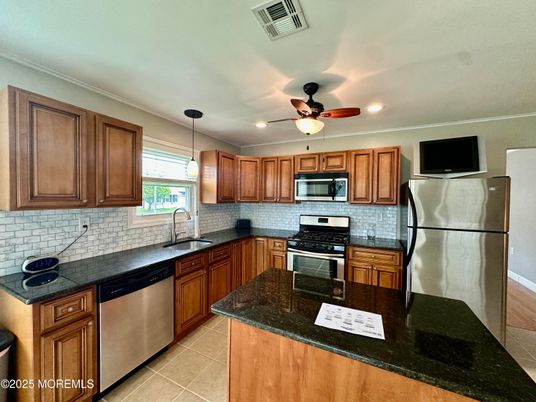 Interior, Kitchen, Pendant Lights, Recessed Lighting, Stainless Steel Appliances