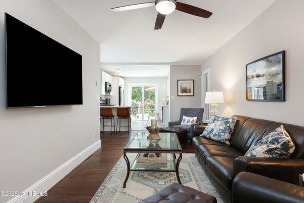 Interior, Kitchen, Living room, Recessed Lighting, Wood Texture Flooring