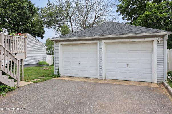 Detached Garage, Exterior