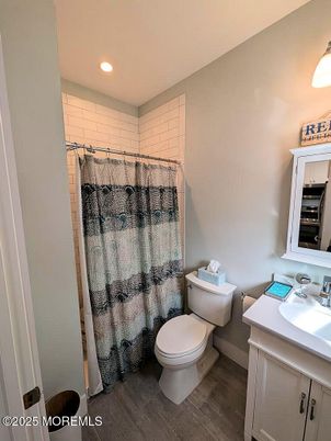 Bathroom, Interior, Recessed Lighting, Wood Texture Flooring