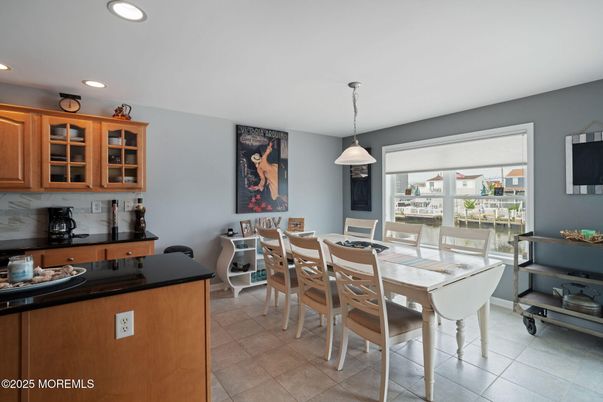 Dining room, Interior, Pendant Lights, Recessed Lighting