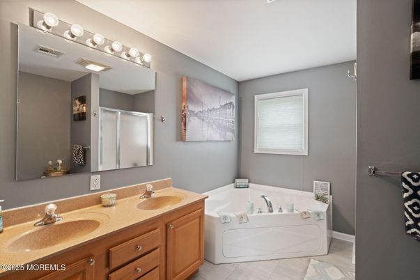 Bathroom, Dual Sink Vanities, Interior