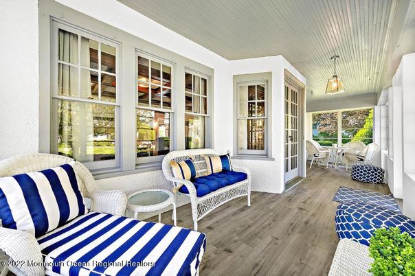 Interior, Pendant Lights, Wood Texture Flooring