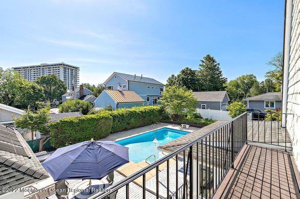 Exterior, Pool, Other