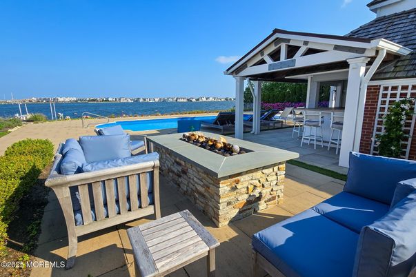 Exterior, Pool, Water