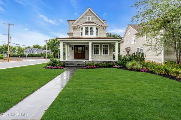 Exterior, Facade, Queen Anne Victorian