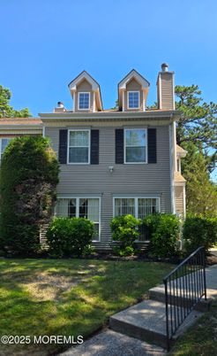Exterior, Facade, American Foursquare