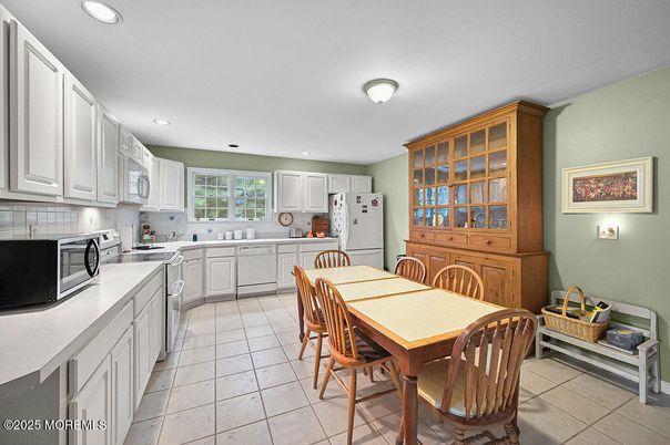 Dining room, Interior, Kitchen, Recessed Lighting