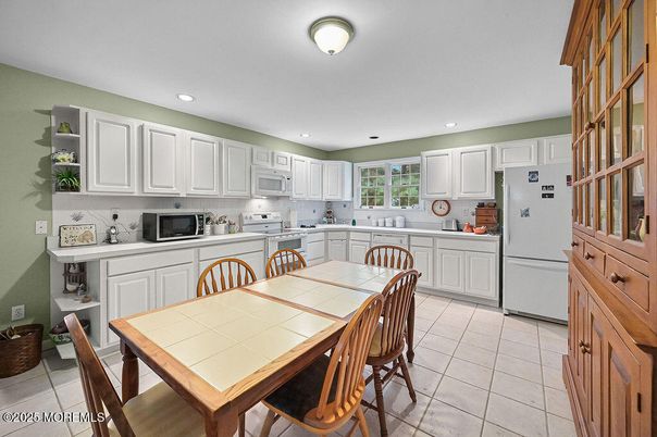 Dining room, Interior, Kitchen, Recessed Lighting