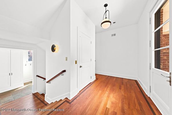 Interior, Pendant Lights, Wood Texture Flooring