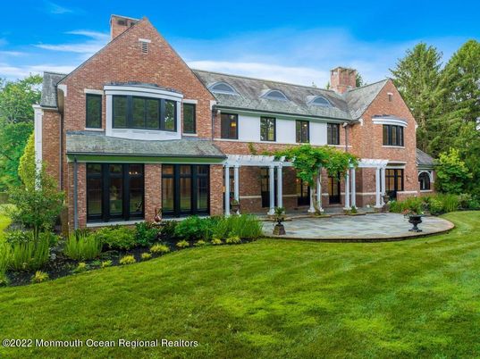 Backyard, Exterior, Facade, Brick Facade, Brick Traditional