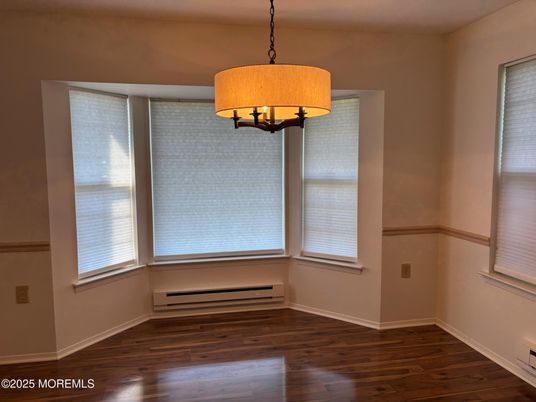 Interior, Pendant Lights, Wood Texture Flooring
