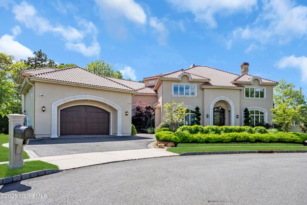 Attached, Exterior, Facade, Mediterranean