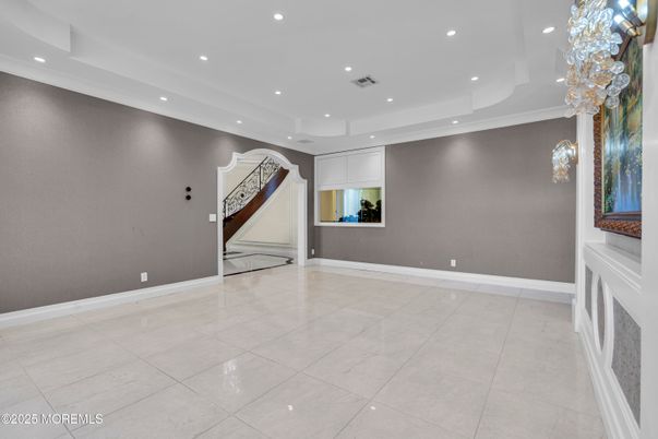 Chandelier, Empty room, Interior, Pendant Lights, Recessed Lighting