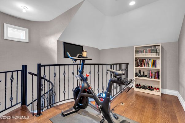 Fitness Equipment, Interior, Recessed Lighting, Wood Texture Flooring