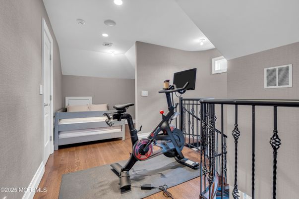 Fitness Equipment, Interior, Recessed Lighting, Wood Texture Flooring