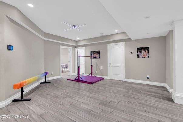 Interior, Recessed Lighting, Wood Texture Flooring