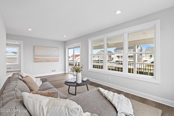 Interior, Living room, Recessed Lighting, Water, Wood Texture Flooring