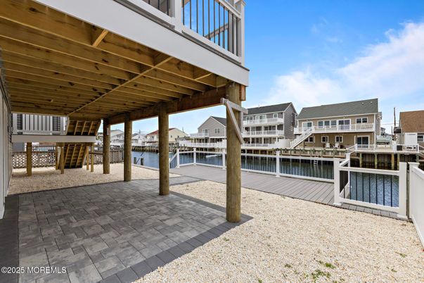 Exterior, Pool, Water