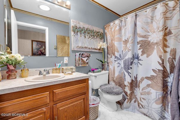 Bathroom, Interior, Recessed Lighting
