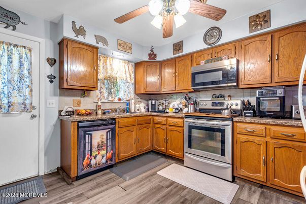 Interior, Kitchen, Stainless Steel Appliances, Wood Texture Flooring