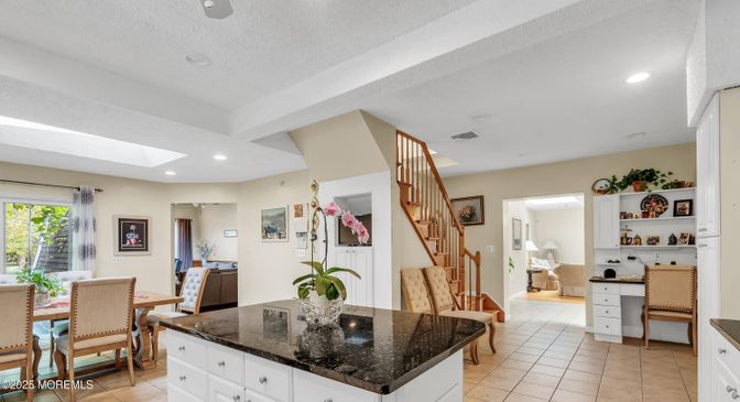 Dining room, Interior, Kitchen, Recessed Lighting