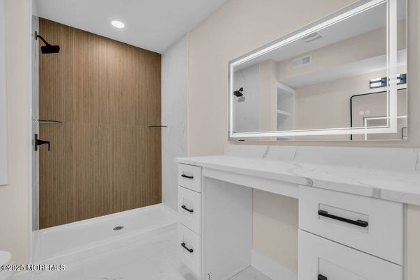 Bathroom, Interior, Recessed Lighting