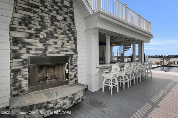 Exterior, Fireplace, Water