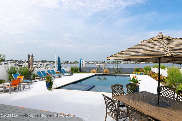 Exterior, Pool, Water