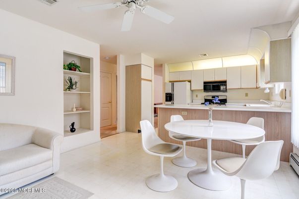 Dining room, Interior, Kitchen, Stainless Steel Appliances