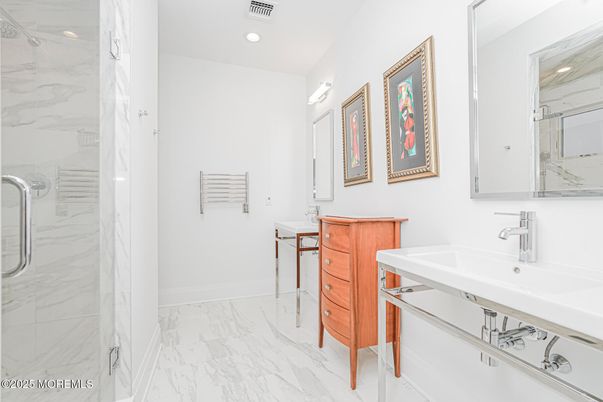 Bathroom, Interior, Marble, Marble Walls, Recessed Lighting
