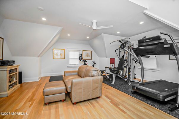 Fitness Equipment, Interior, Recessed Lighting, Wood Texture Flooring