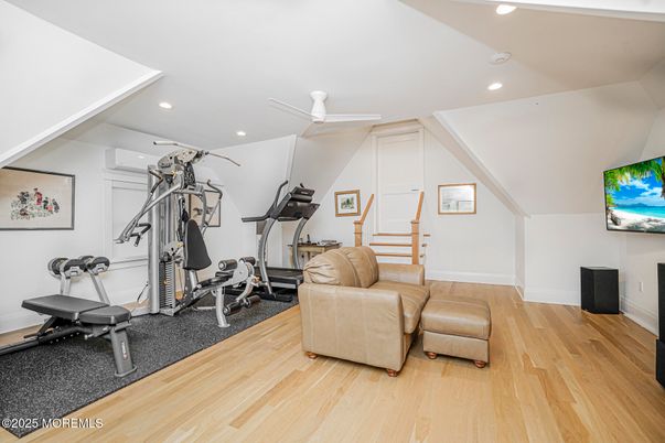 Fitness Equipment, Interior, Recessed Lighting, Wood Texture Flooring