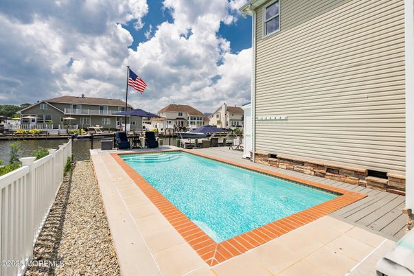 Exterior, Pool, Water