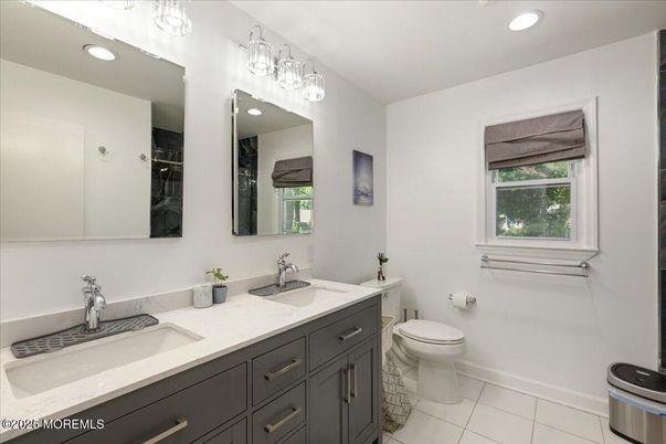 Bathroom, Dual Sink Vanities, Interior, Recessed Lighting