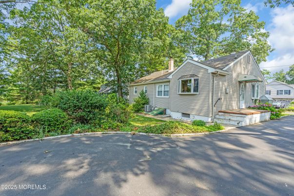 Exterior, Facade, Cape Cod