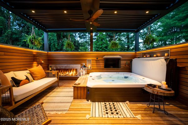 Exterior, Hot Tub